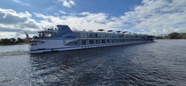 Viva Tiara - Ein weiteres Schiff unter Schweizer Flagge