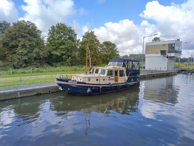 Die Highlander in der Roermond-Schleuse