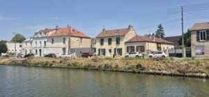 Strasse zur Schleuse von Pontoise