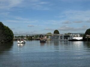 Vor der Schleuse Poses