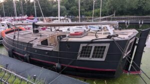 Schönes Schiff, leider wenig gewartet